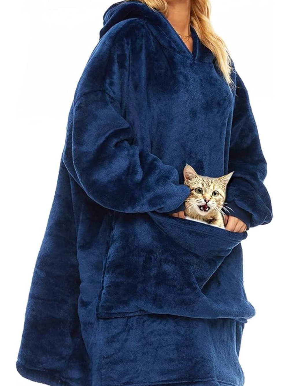 Wearable blanket with pet pocket